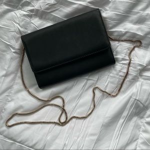 Black clutch